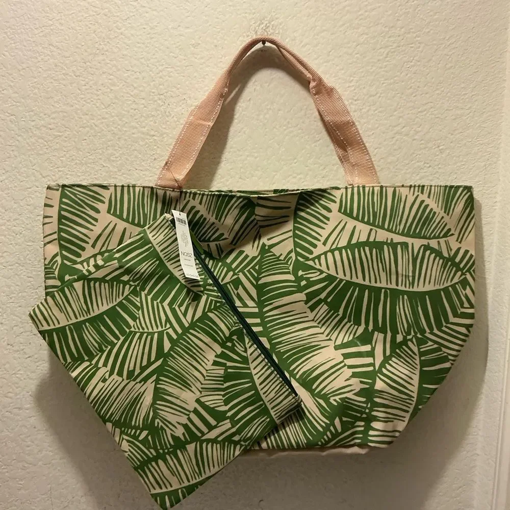 Chico's Green Leaf Pattern Tote with Pouch